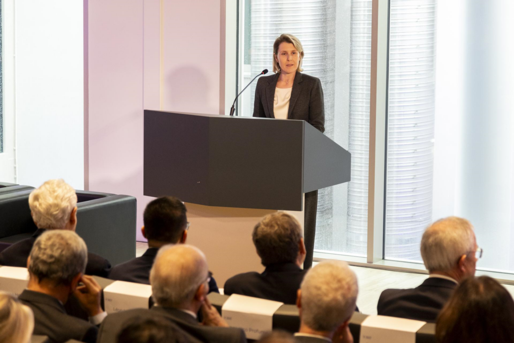 ITALIA ECONOMY - ESCP Business School in collaborazione