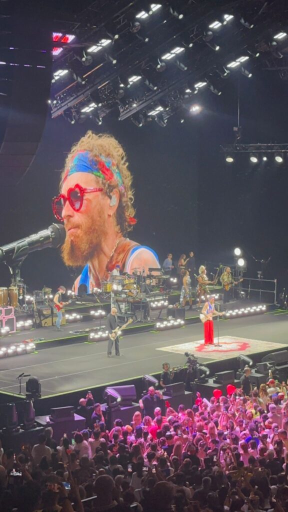 ITALIA ECONOMY - iVision Tech firma gli occhiali di Jovanotti